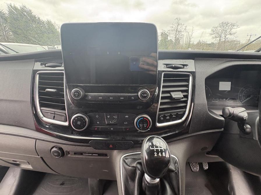 2019 Ford Transit Custom – Model: Transit Custom 280 Limited EcoBlue – YM69NZA