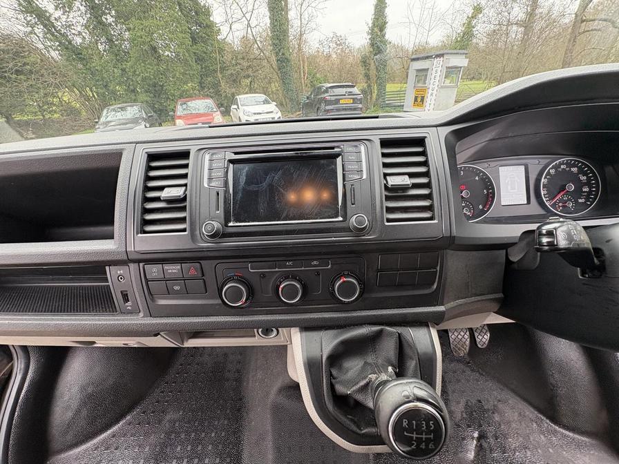 2015 Volkswagen Transporter – Model: Transporter T32 Highline TDI BlueMotion Technology – WP65OPO