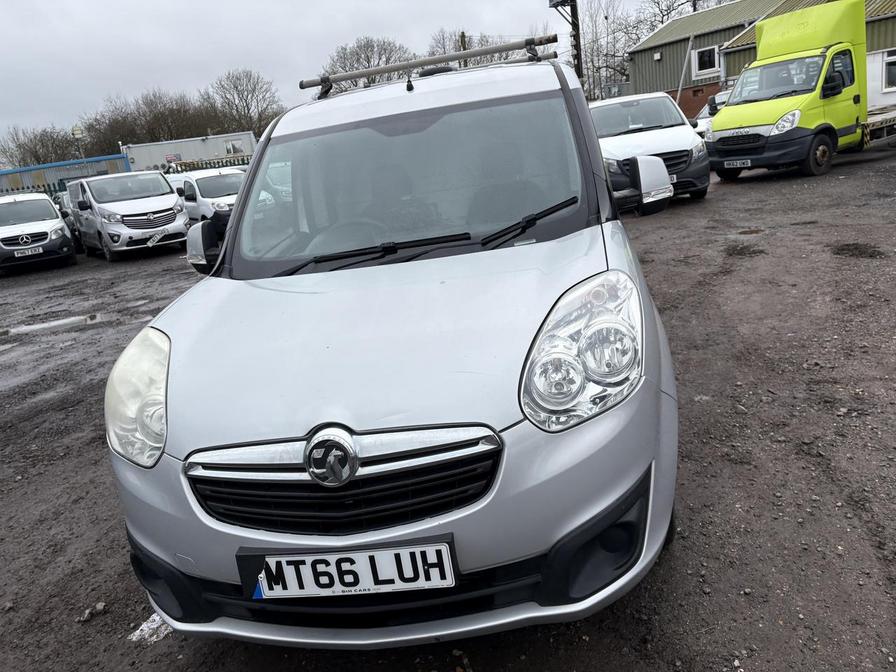 2017 Vauxhall Combo – Model: Combo 2300 Sport CDTi ecoFLEX S/S – MT66LUH