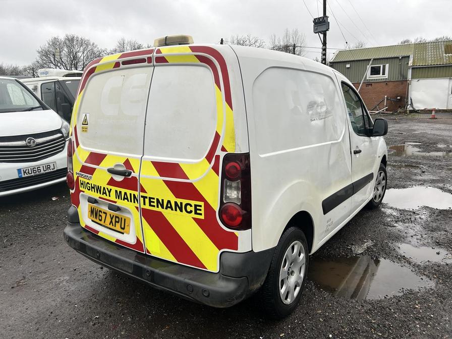 2018 Peugeot Partner – Model: Partner Professional L1 Blue HDi – MW67XPU