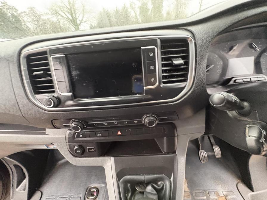 2021 Vauxhall Vivaro – Model: Vivaro 2700 Sportive S/S – RJ21XWF