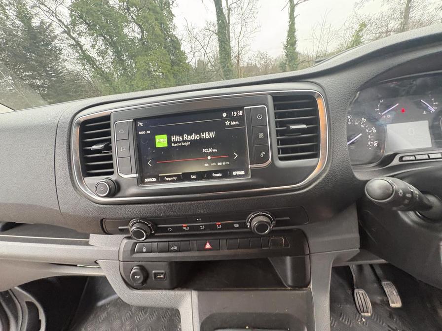 2019 Vauxhall Vivaro – Model: Vivaro 2900 Sportive S/S – DY69EZN