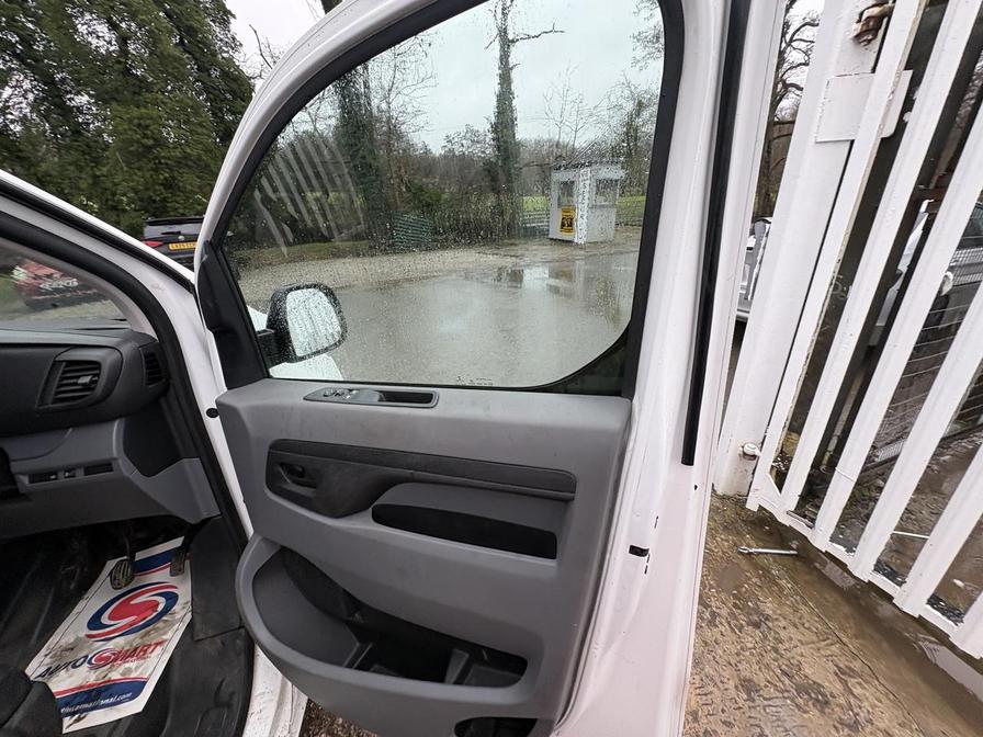 2017 Peugeot Expert – Model: Expert Professional Long Blue HDi – KU67VZZ