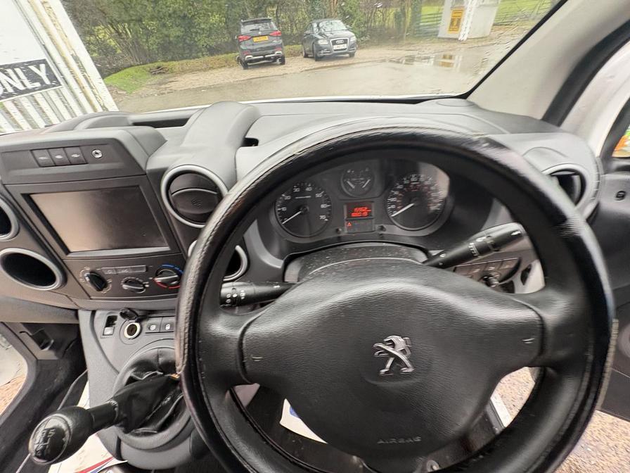 2018 Peugeot Partner – Model: Partner Professional L1 Blue HDi – NY18HJU