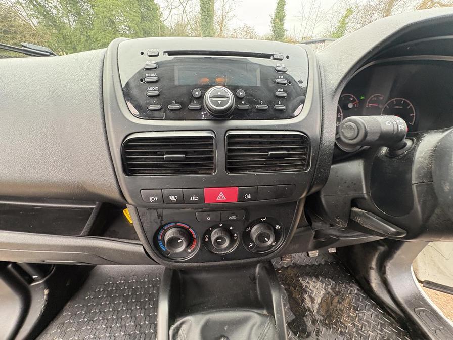 2018 Vauxhall Combo – Model: Combo 2300 CDTi S/S – FM18XYJ