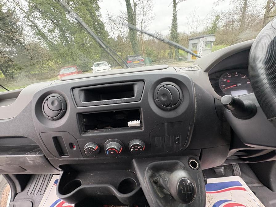 2016 Nissan NV400 – Model: NV400 SE dCi – YC16VJD