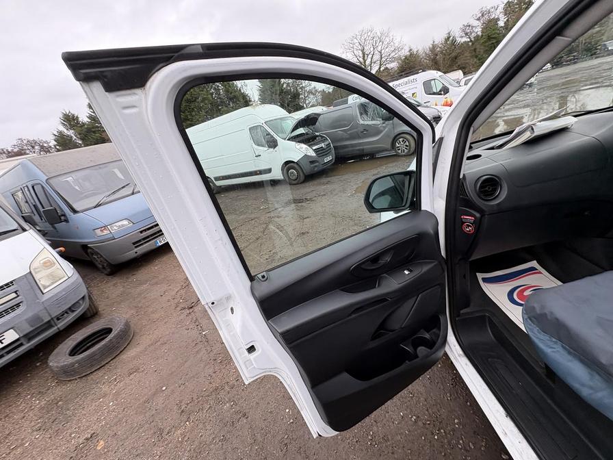 2020 Mercedes-Benz Vito – Model: Vito 110 Pure CDI – NA20LXZ