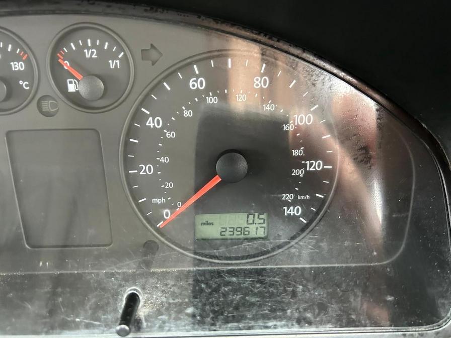 2007 Volkswagen Transporter – Model: Transporter T30 102 TDI LWB – RO57WFZ