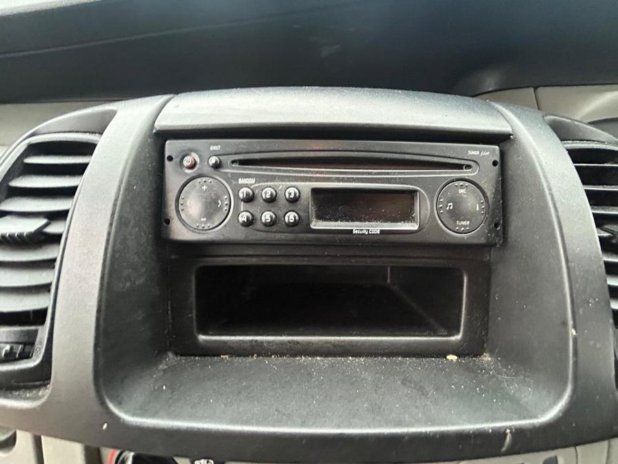 2004 Renault Trafic – Model: Trafic SL27 dCi 100 SWB – BD54JRZ