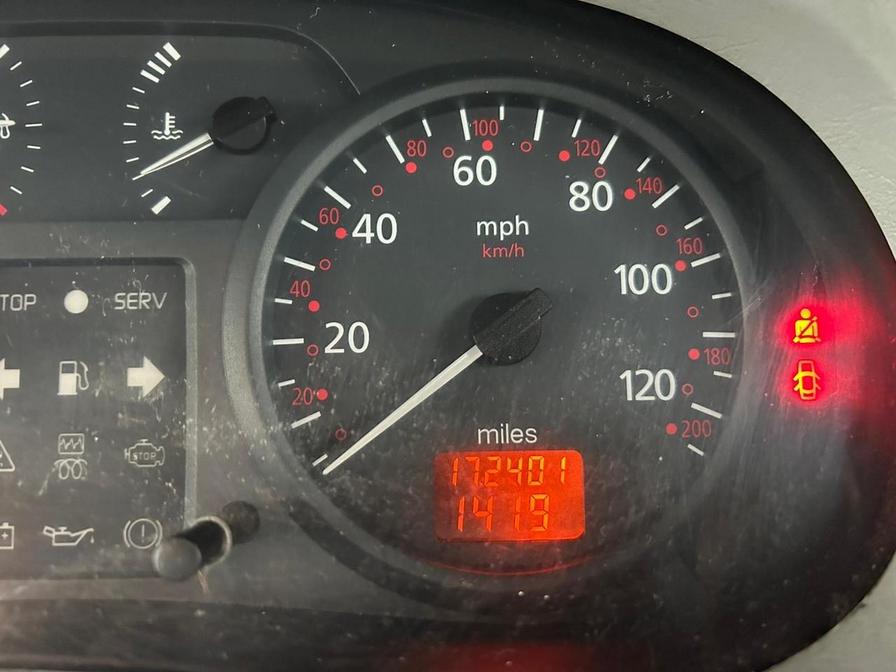 2004 Renault Trafic – Model: Trafic SL27 dCi 100 SWB – BD54JRZ