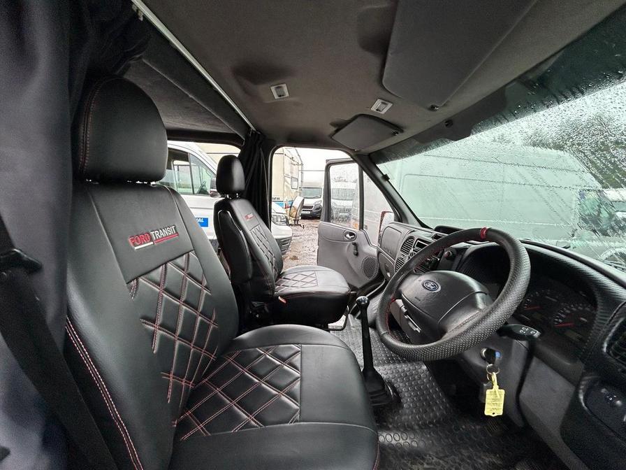 2004 Ford Transit – Model: Transit 300 SWB TD – LD04VYV