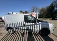 2015 Vauxhall Combo – Model: Combo 2000 L1H1 CDTi Sportive – GU15LNY
