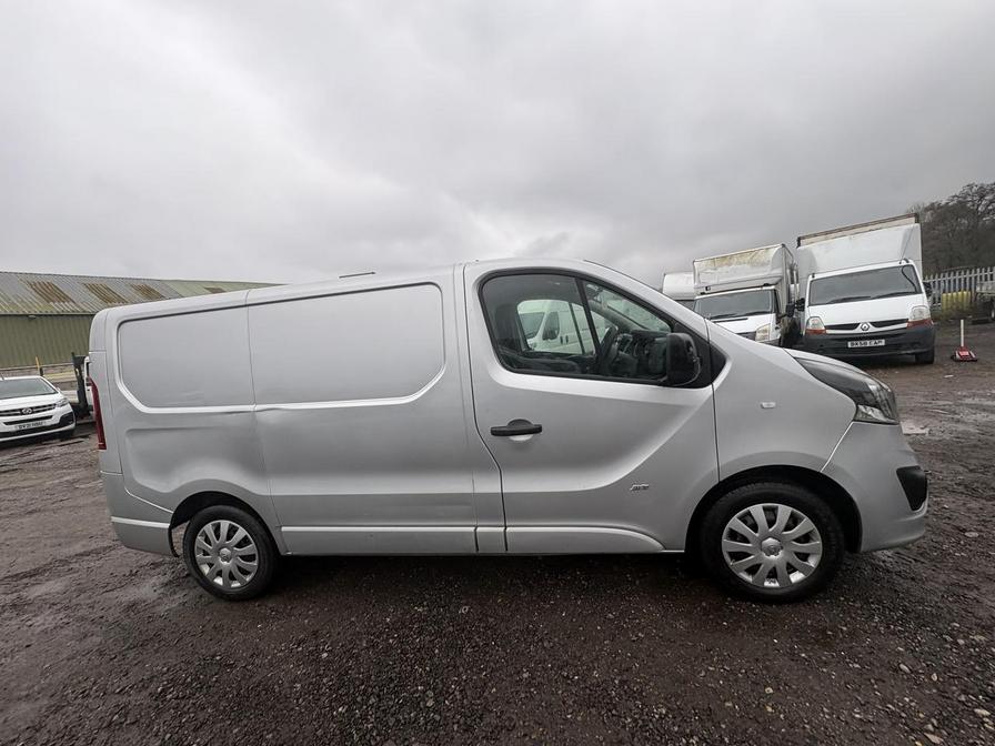 2017 Vauxhall Vivaro – Model: Vivaro  2700 Sportive CDTI – SA17THU