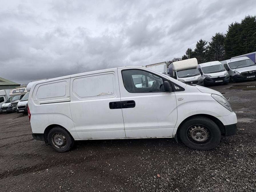 2016 Hyundai iLoad – Model: iLoad SE CRDi – AU16UNF