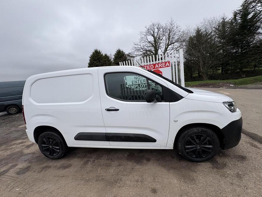 2020 Citroen Berlingo – Model: Berlingo 1000 Driver Blue HDi S/S – YC70XEV