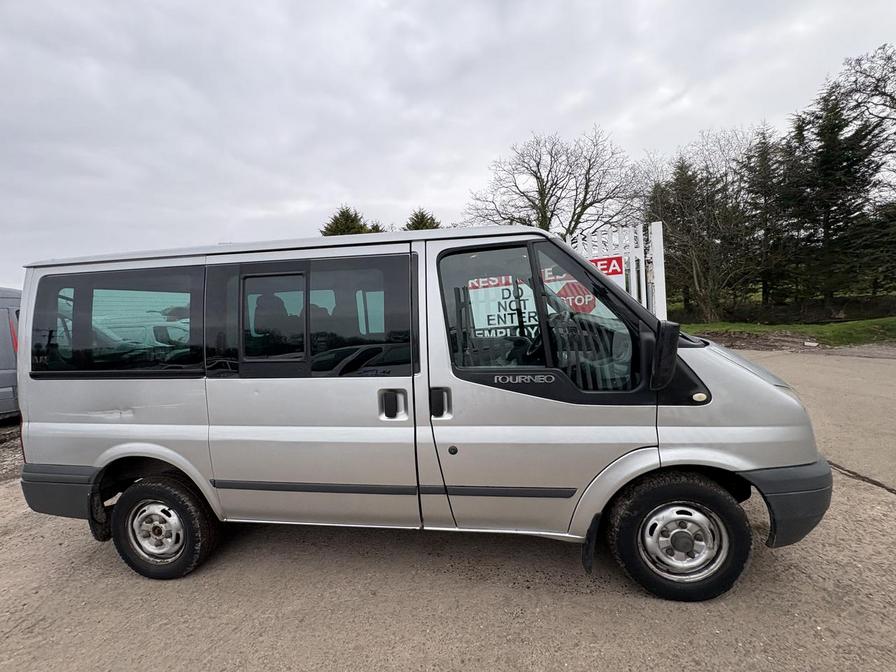 2010 Ford Tourneo – Model: Transit 115 Tourneo T280 SWB Trend – LR60HWC