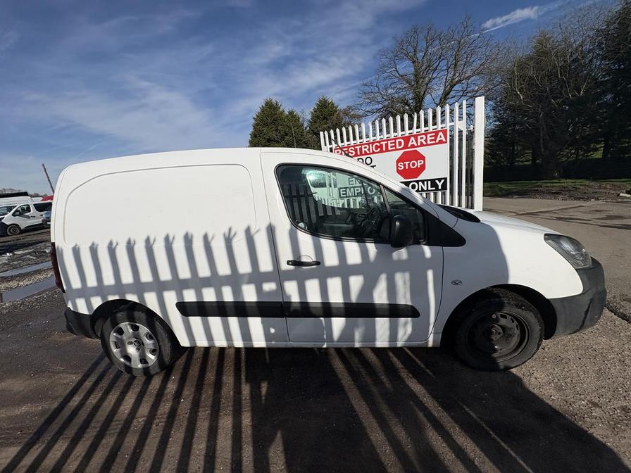 2017 Peugeot Partner – Model: Partner Professional L1 Blue HDi – LN17FTC