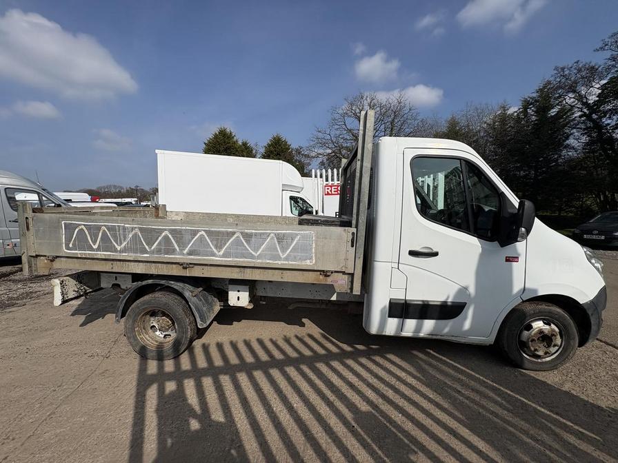 2017 Renault Master – Model: Master 125.35 LWB – YX17FDK/A11DCM