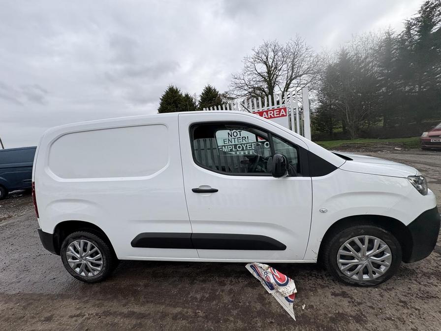 2022 Citroen Berlingo – Model: Berlingo 1000 Enterprise Professional Blue HDi – LM71RTX