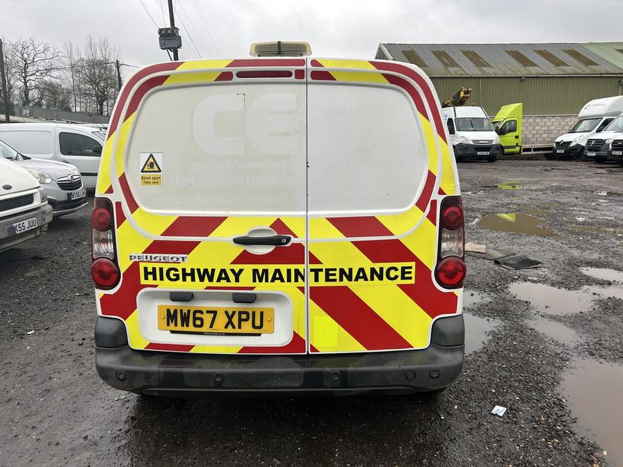 2018 Peugeot Partner – Model: Partner Professional L1 Blue HDi – MW67XPU