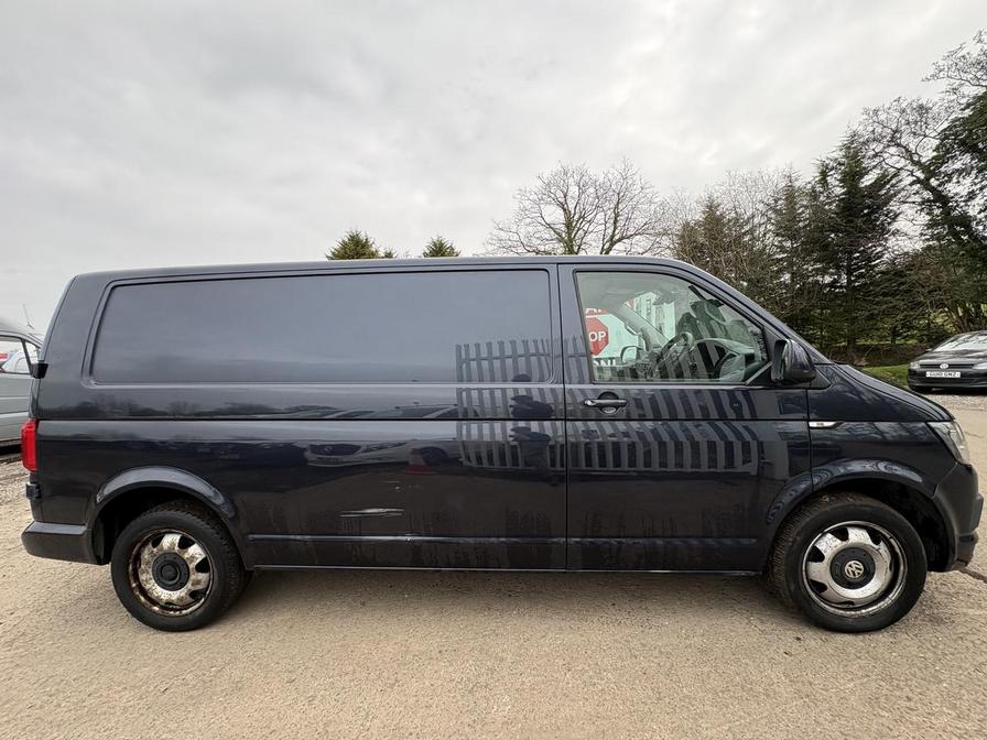 2015 Volkswagen Transporter – Model: Transporter T32 Highline TDI BlueMotion Technology – WP65OPO