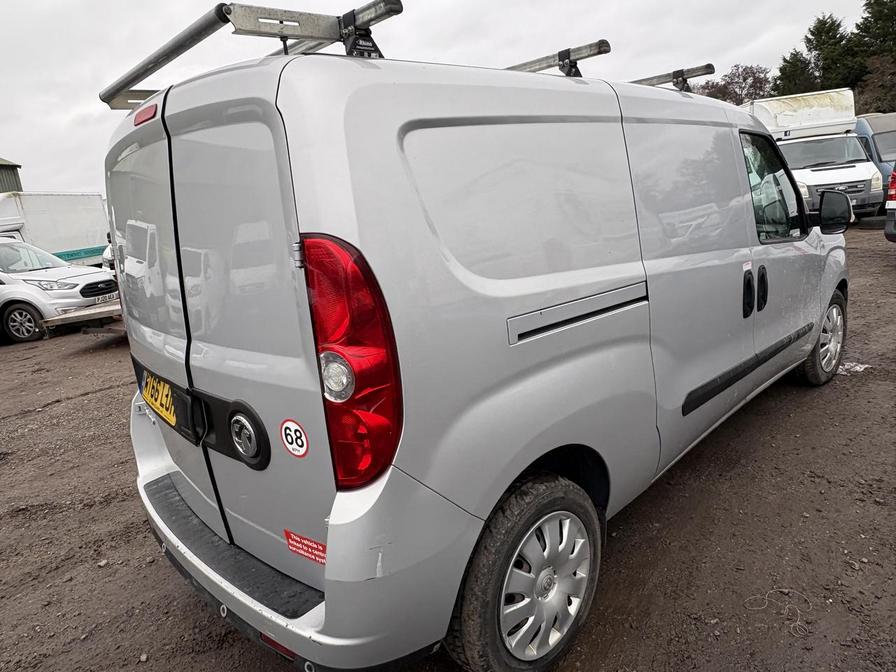 2017 Vauxhall Combo – Model: Combo 2300 Sport CDTi ecoFLEX S/S – MT66LUH