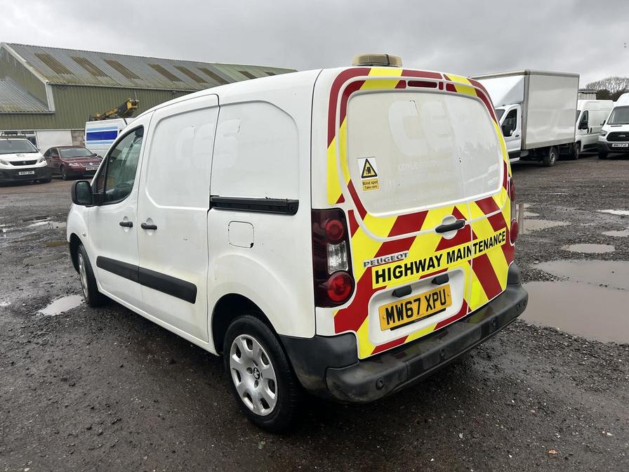 2018 Peugeot Partner – Model: Partner Professional L1 Blue HDi – MW67XPU