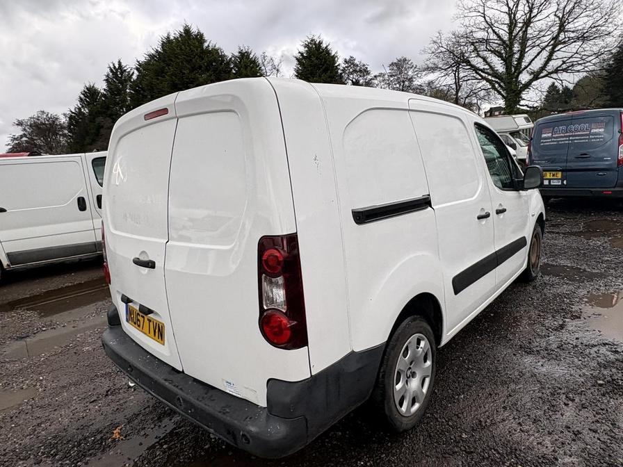 2017 Peugeot Partner – Model: Partner S L2 Blue HDi – NU67TVN