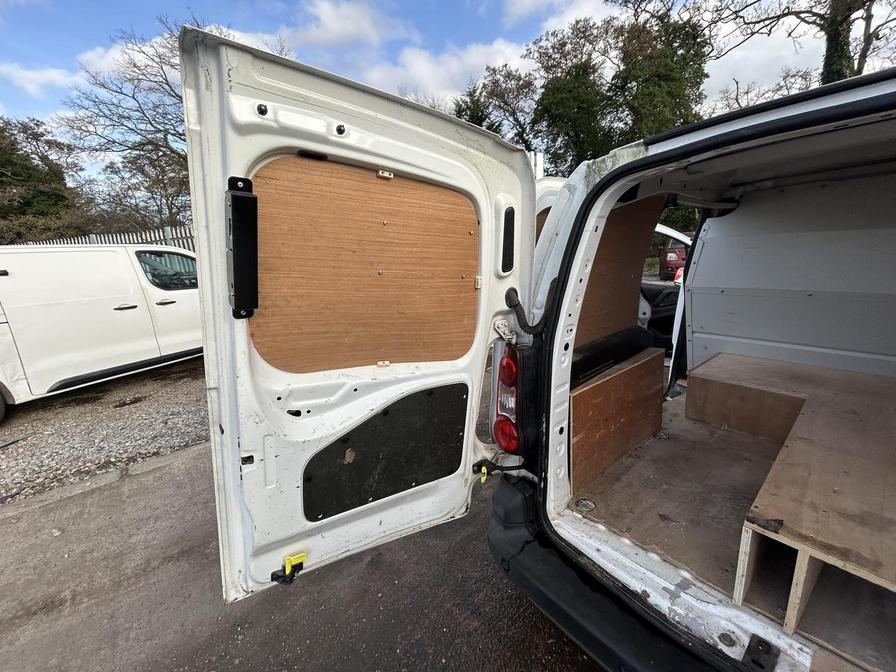 2017 Citroen Berlingo – Model: Berlingo 625 Enterprise Blue HDi – FG66OEA