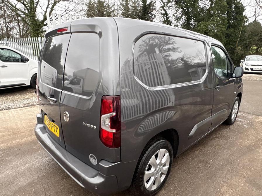 2019 Vauxhall Combo – Model: Combo 2000 LE Nav S/S – PE69PTX