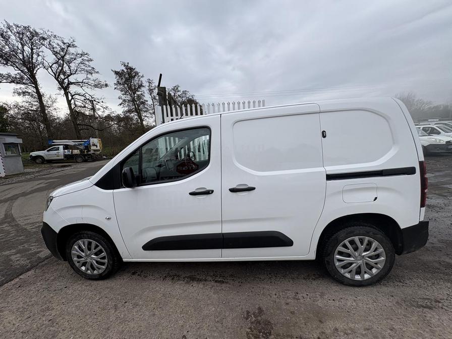 2022 Citroen Berlingo – Model: Berlingo 1000 Enterprise Professional Blue HDi – LM71RTX