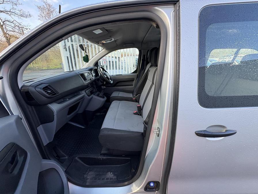 2019 Peugeot Expert – Model: Expert Combi Blue HDi S/S – GK19VXB