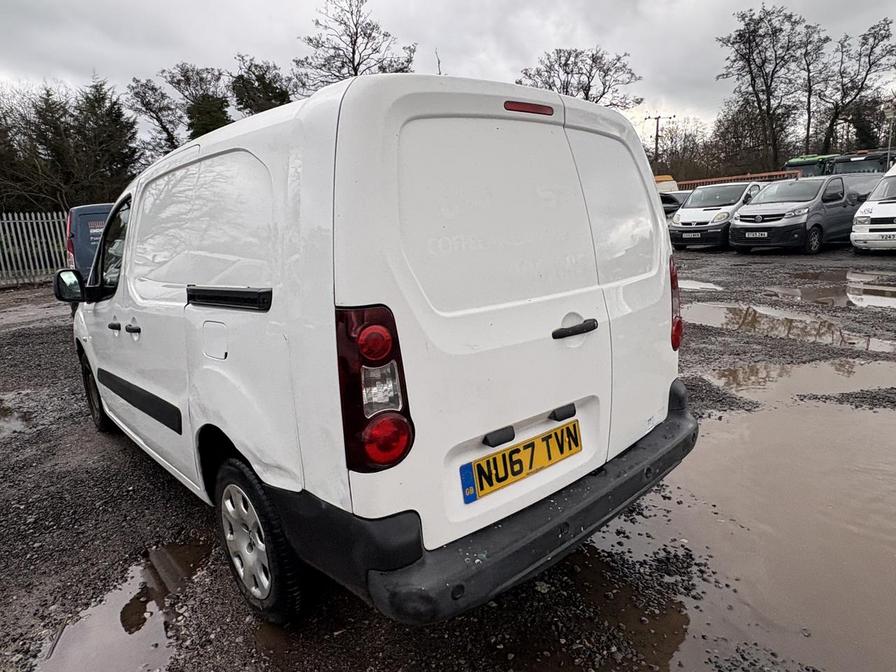 2017 Peugeot Partner – Model: Partner S L2 Blue HDi – NU67TVN