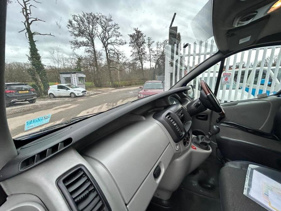 2004 Renault Trafic – Model: Trafic SL27 dCi 100 SWB – BD54JRZ