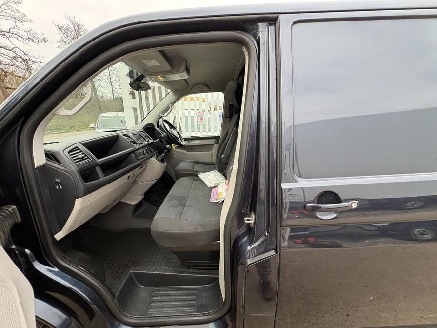 2015 Volkswagen Transporter – Model: Transporter T32 Highline TDI BlueMotion Technology – WP65OPO