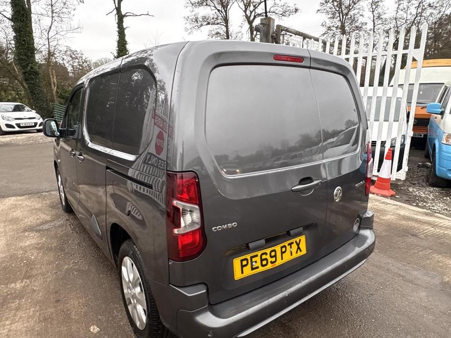 2019 Vauxhall Combo – Model: Combo 2000 LE Nav S/S – PE69PTX