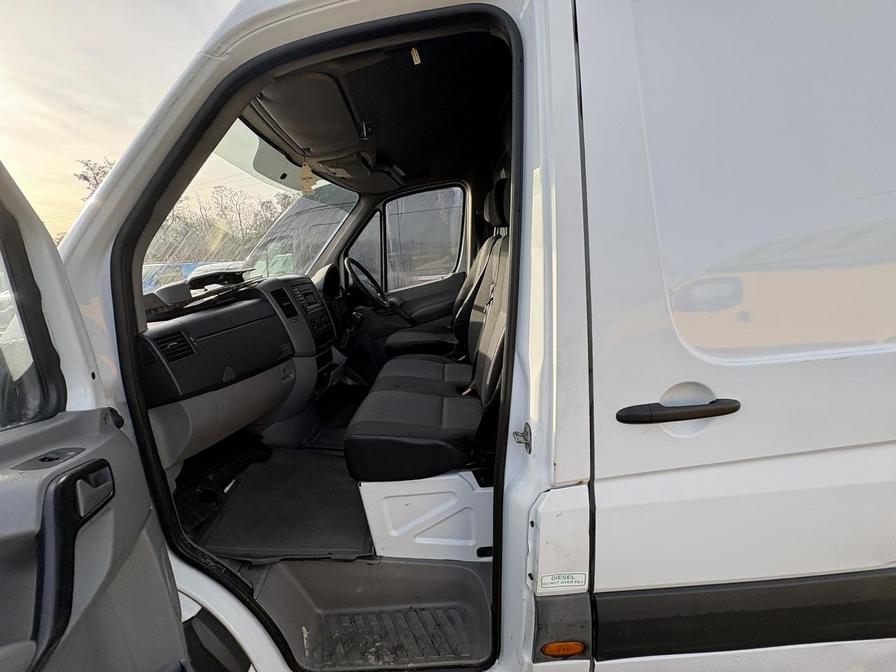 2011 Mercedes-Benz Sprinter – Model: Sprinter 313 CDI – YE60VLM