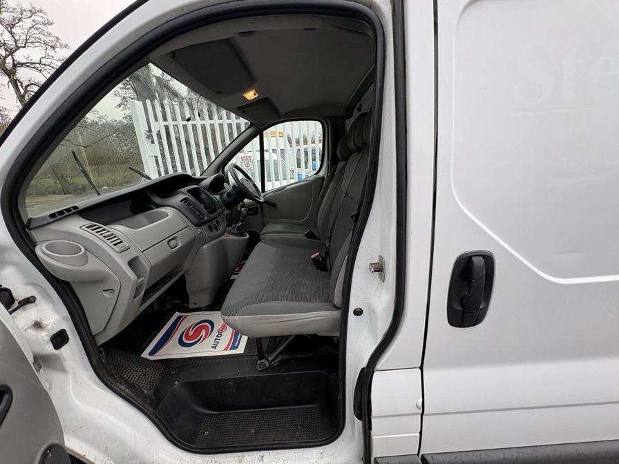 2012 Vauxhall Vivaro – Model: Vivaro 2700 CDTi 113 SWB – YC12XGG