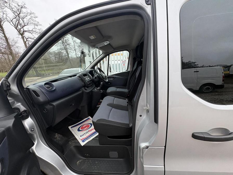 2016 Vauxhall Vivaro Combi – Model: Vivaro CDTi – NV16JCU