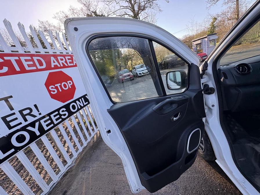 2018 Vauxhall Vivaro – Model: Vivaro  2900 Sportive CDTi – DV18SJO