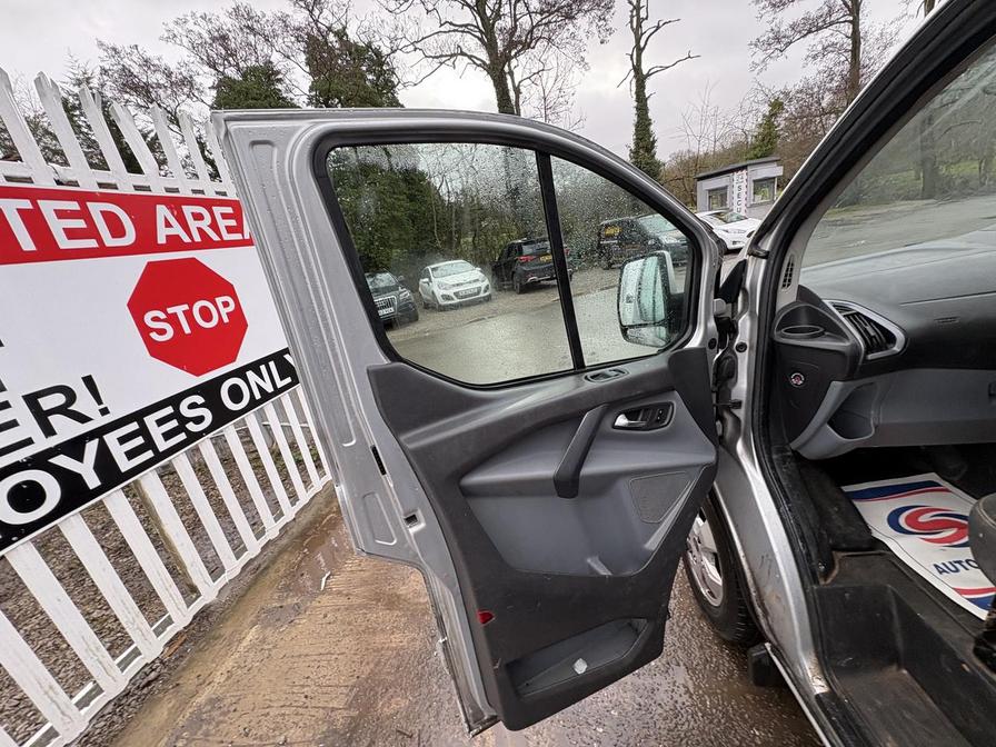 2015 Ford Transit Custom – Model: Transit Custom 270 Limited E-Tech – BF65VUD