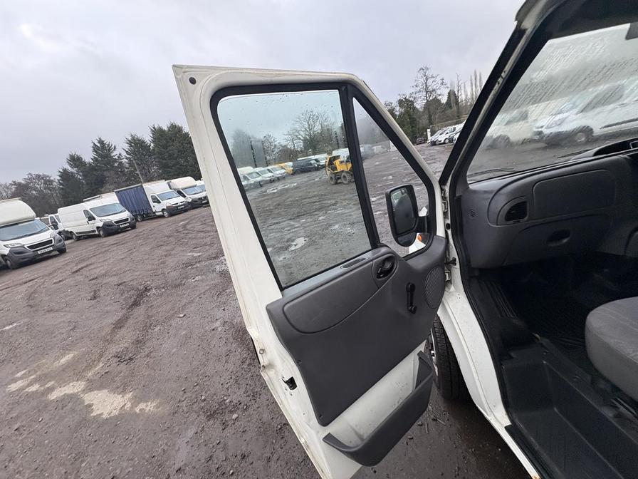 2005 Ford Transit – Model: Transit 280 SWB – HK55JUU