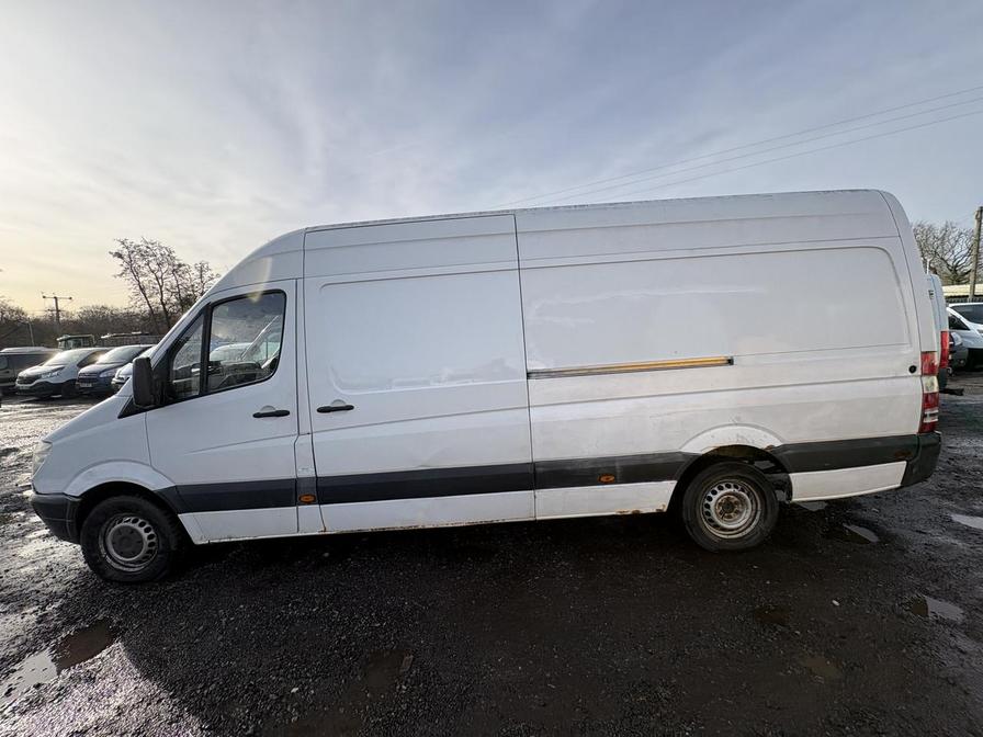 2011 Mercedes-Benz Sprinter – Model: Sprinter 313 CDI – YE60VLM