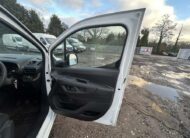 2021 Vauxhall Combo – Model: Combo 2000 Griffin Edition TD – LV71TKJ