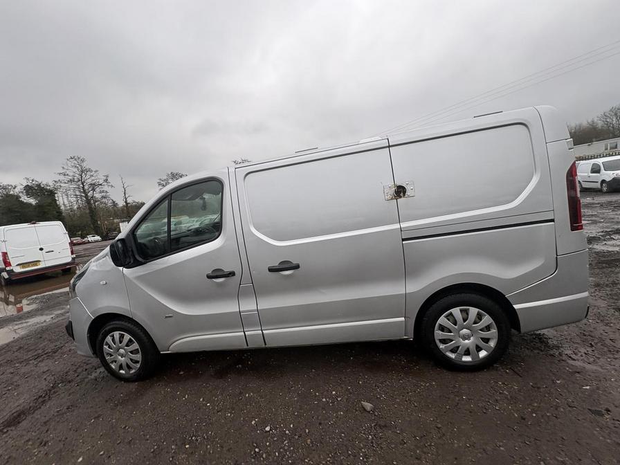 2017 Vauxhall Vivaro – Model: Vivaro  2700 Sportive CDTI – SA17THU