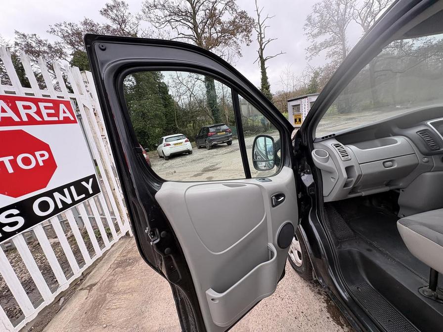 2013 Vauxhall Vivaro – Model: Vivaro 2700 Sportive CDTi SWB – LT13VMW