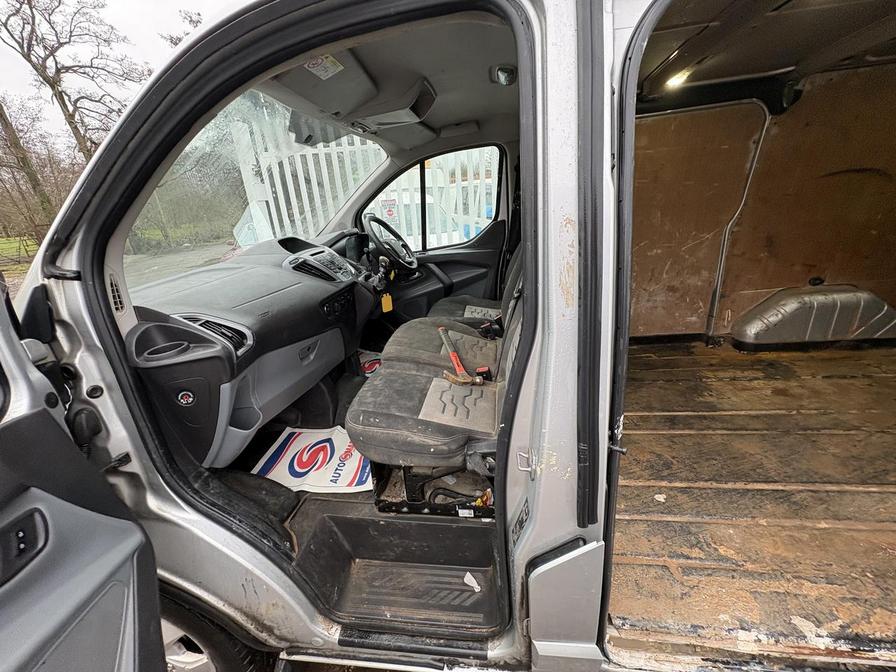 2015 Ford Transit Custom – Model: Transit Custom 270 Limited E-Tech – BF65VUD