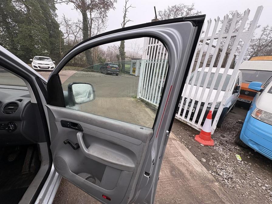 2010 Volkswagen Caddy MaxI – Model: Caddy Maxi C20 TDI 104 – VO10RLZ