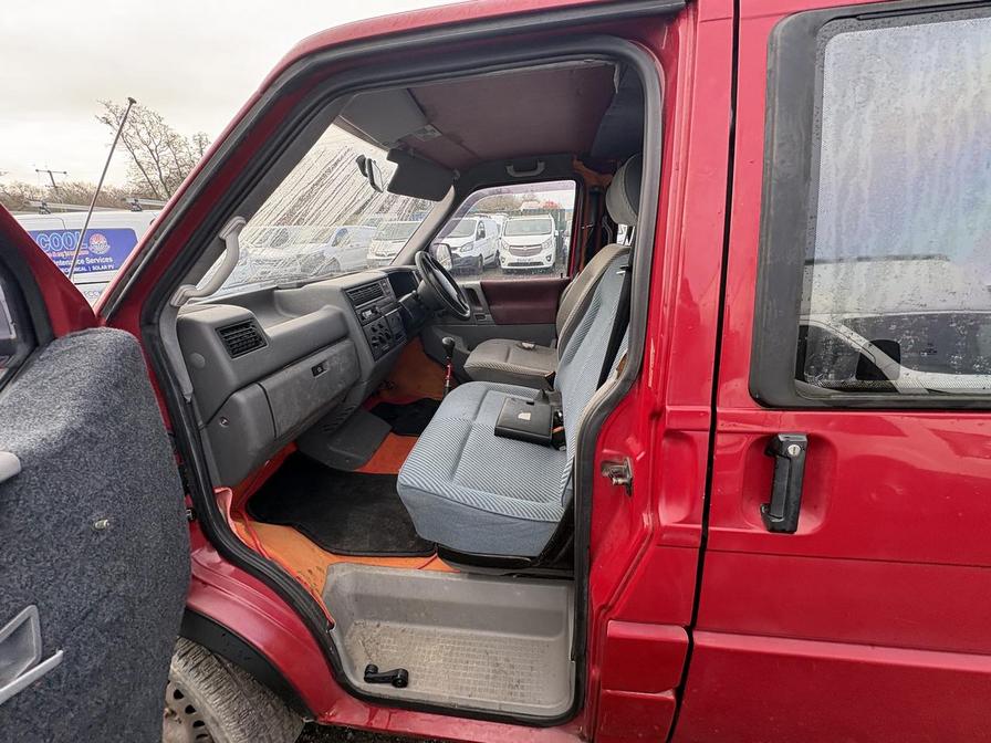 1998 Volkswagen Caravelle – Model: Caravelle SWB – R670YHL