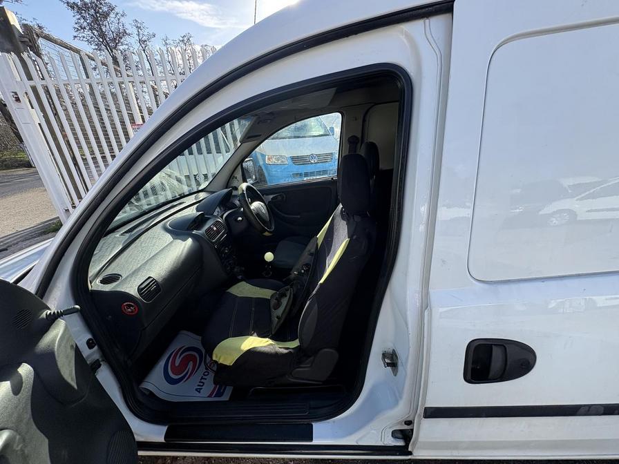 2007 Vauxhall Combo – Model: Combo 2000 CDTi 16v – FP07KFR